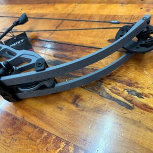hoyt stratos compound bow