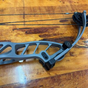 hoyt stratos compound bow